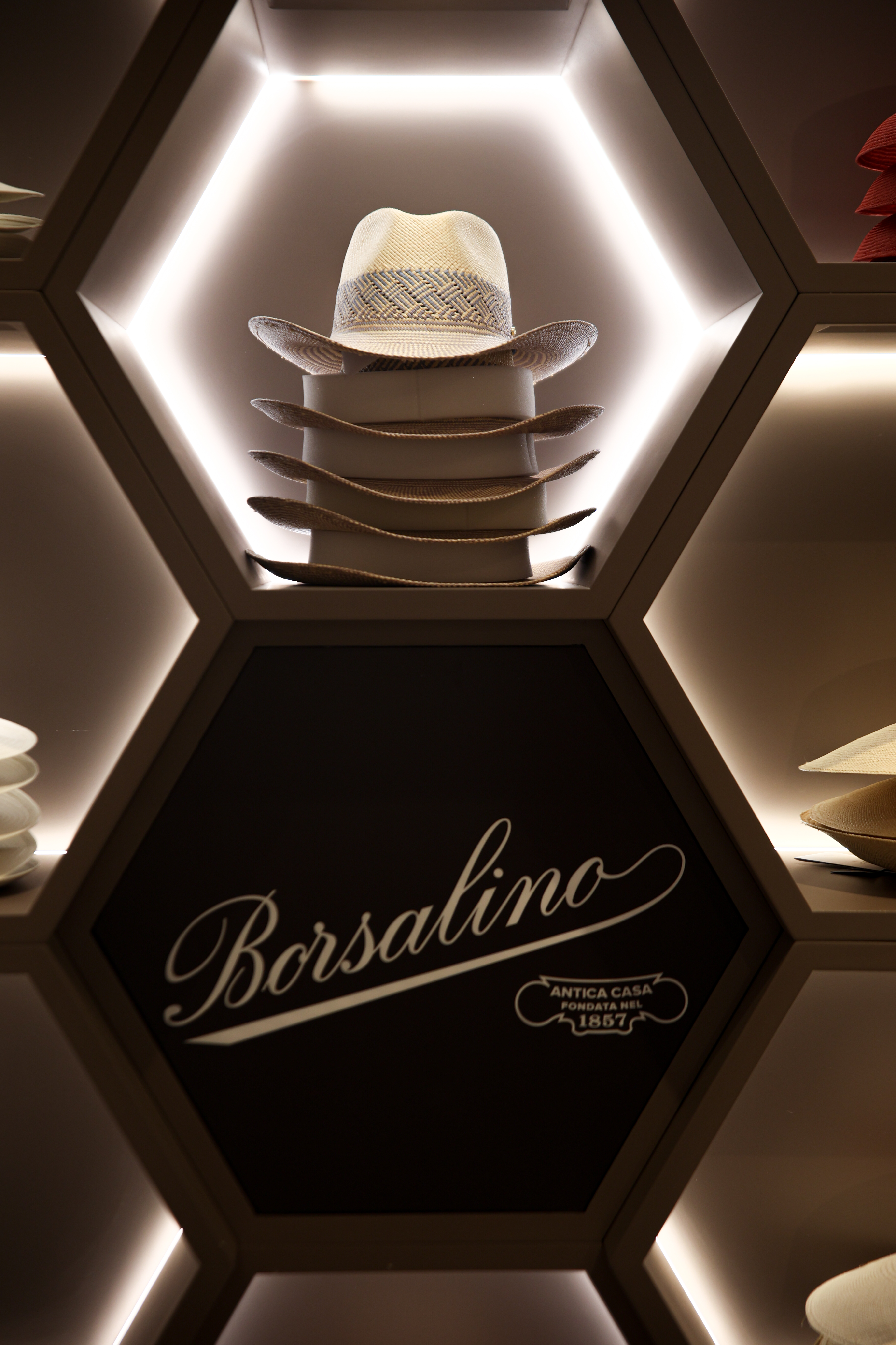 BORSALINO ABRE SU PRIMERA BOUTIQUE POP UP EN BAL HARBOUR SHOPS